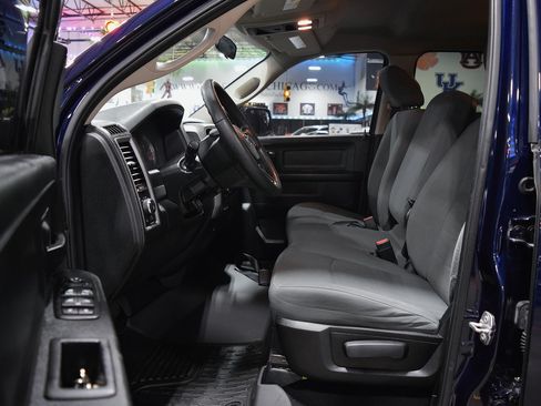 Used 2017 RAM 1500 ST image 12