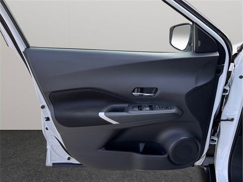 Used 2023 Nissan Kicks SV image 19