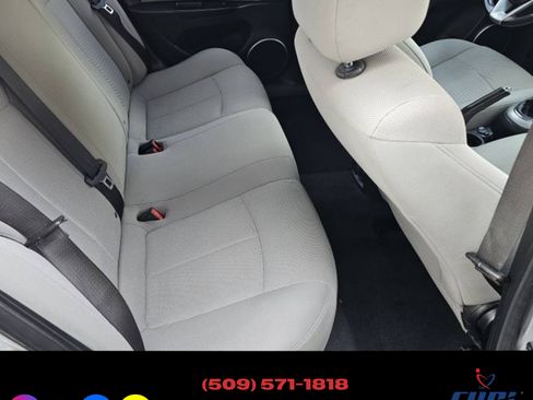 Used 2011 Chevrolet Cruze Eco image 22