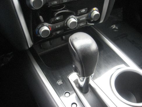 Used 2014 Nissan Pathfinder SV image 11