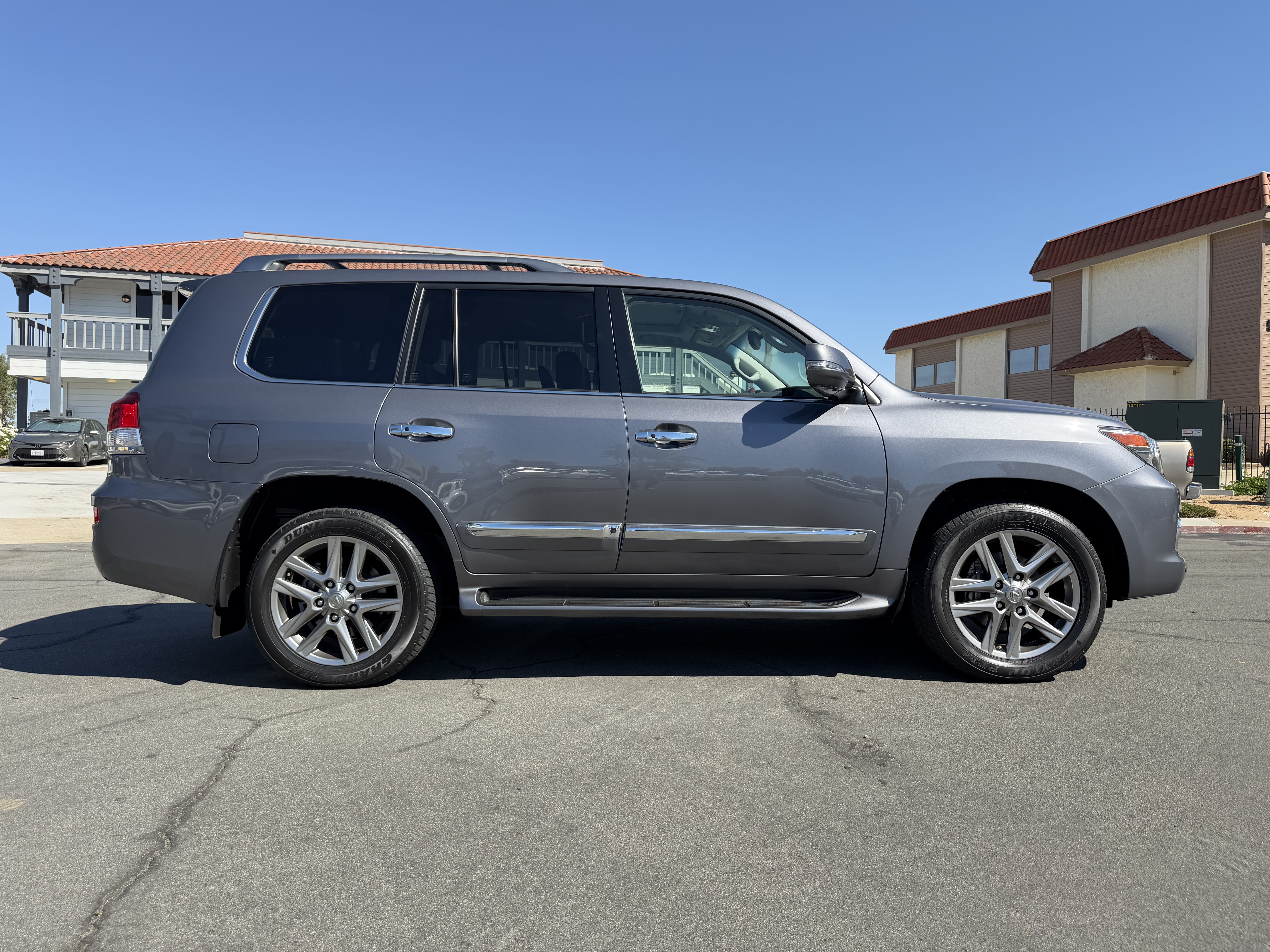 Used 2015 Lexus LX 570 4WD image 24