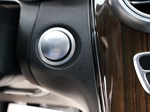 Used 2017 Mercedes-Benz GLC 300 image 29