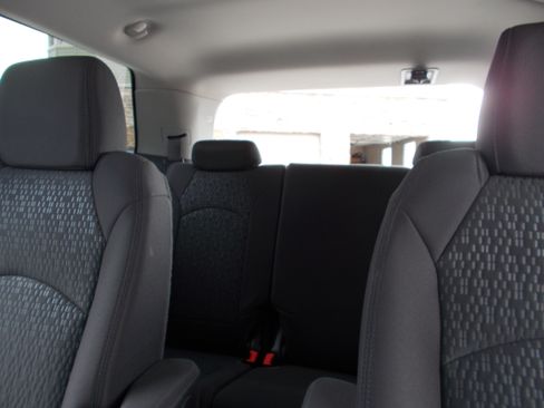 Used 2012 GMC Acadia AWD SLE image 17