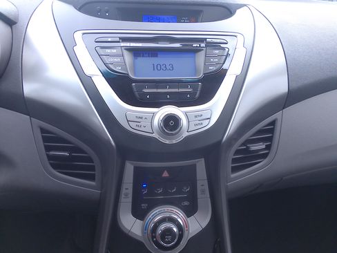 Used 2012 Hyundai Elantra GLS image 15