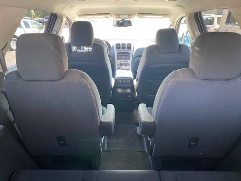 Used 2012 GMC Acadia SLE image 16