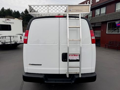 Used 2019 Chevrolet Express 3500 image 27