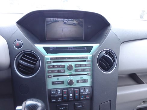 Used 2011 Honda Pilot Touring image 17