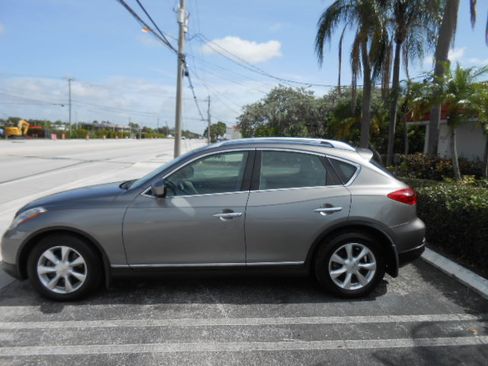 Used 2010 INFINITI EX35 2WD image 2
