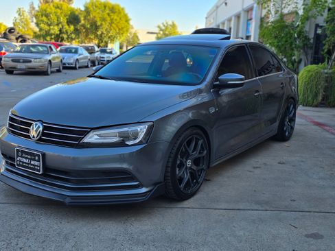 Used 2017 Volkswagen Jetta SE image 13