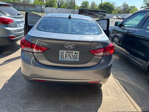 Used 2013 Hyundai Elantra GLS image 3