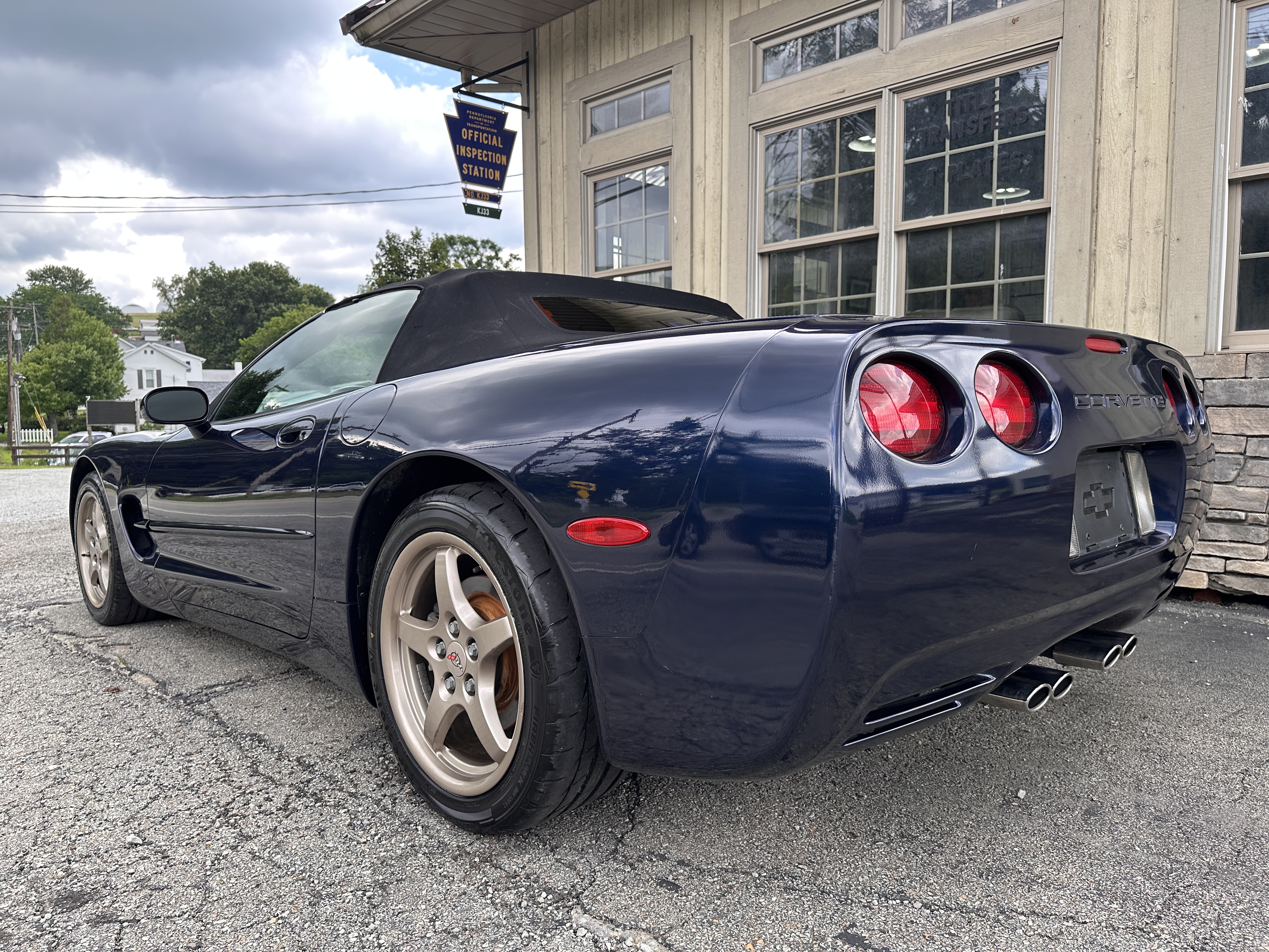 Used 1999 Chevrolet Corvette Convertible RWD image 3