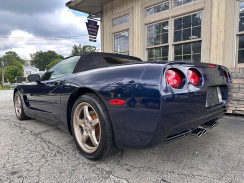 Used 1999 Chevrolet Corvette Convertible RWD image 3