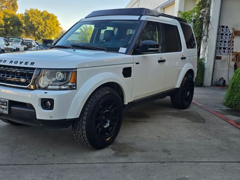 Used 2015 Land Rover LR4 HSE LUX image 18