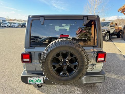 Used 2017 Jeep Cherokee Trailhawk image 4