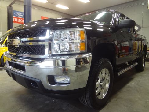 Used 2011 Chevrolet Silverado 2500 LT image 3