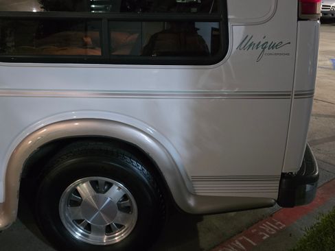 Used 1999 Chevrolet Express 1500 image 46