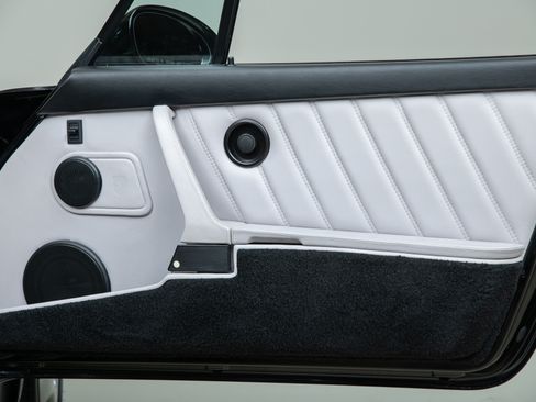 Used 1993 Porsche 911 America Roadster image 25