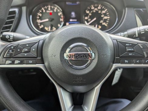 Used 2020 Nissan Rogue AWD S image 10