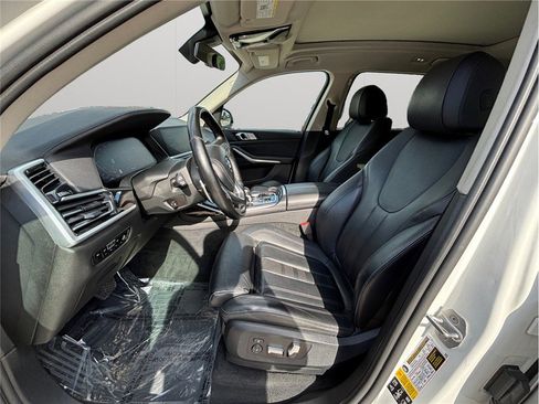 Used 2021 BMW X7 xDrive40i image 2