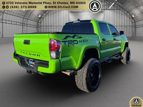 Used 2020 Toyota Tacoma TRD Sport image 3