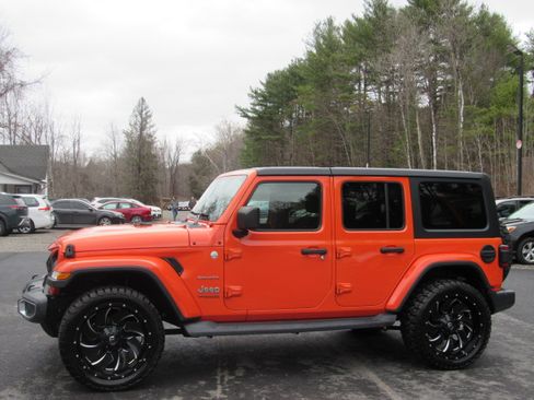 Used 2019 Jeep Wrangler Unlimited Sahara image 3