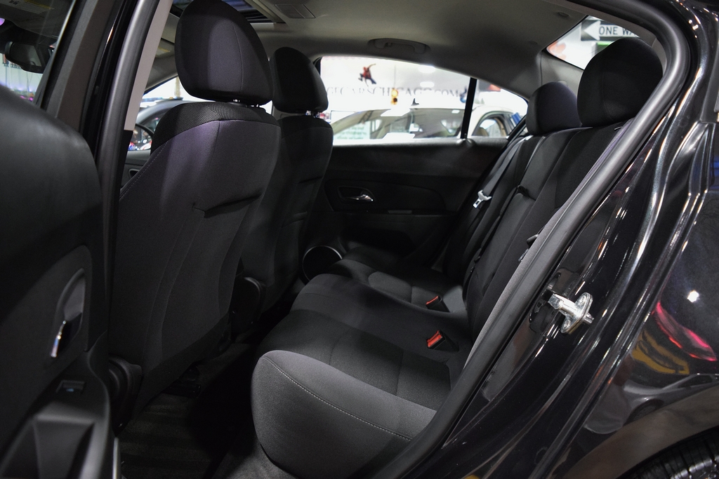Used 2015 Chevrolet Cruze LT FWD image 20