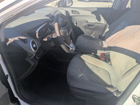 Used 2018 Chevrolet Sonic LT image 3