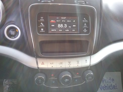 Used 2017 Dodge Journey SE image 20