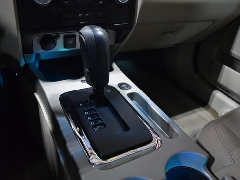 Used 2011 Ford Escape XLT image 26