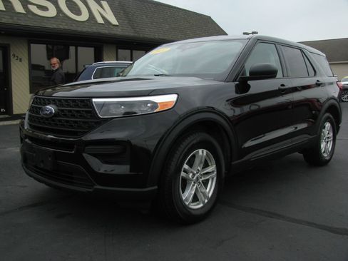Used 2022 Ford Explorer image 2