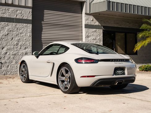 Used 2023 Porsche 718 Cayman image 5