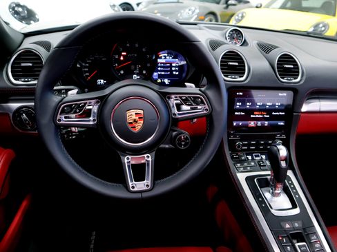 Used 2024 Porsche 718 Boxster GTS image 27