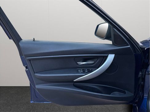 Used 2017 BMW 320i xDrive Sedan image 19