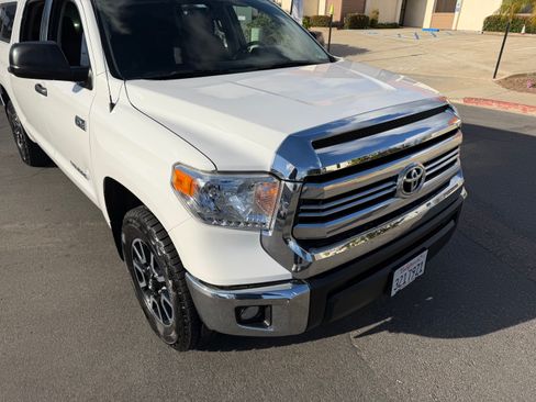Used 2016 Toyota Tundra 4x4 CrewMax w/ SR5 & TRD Pkgs image 16