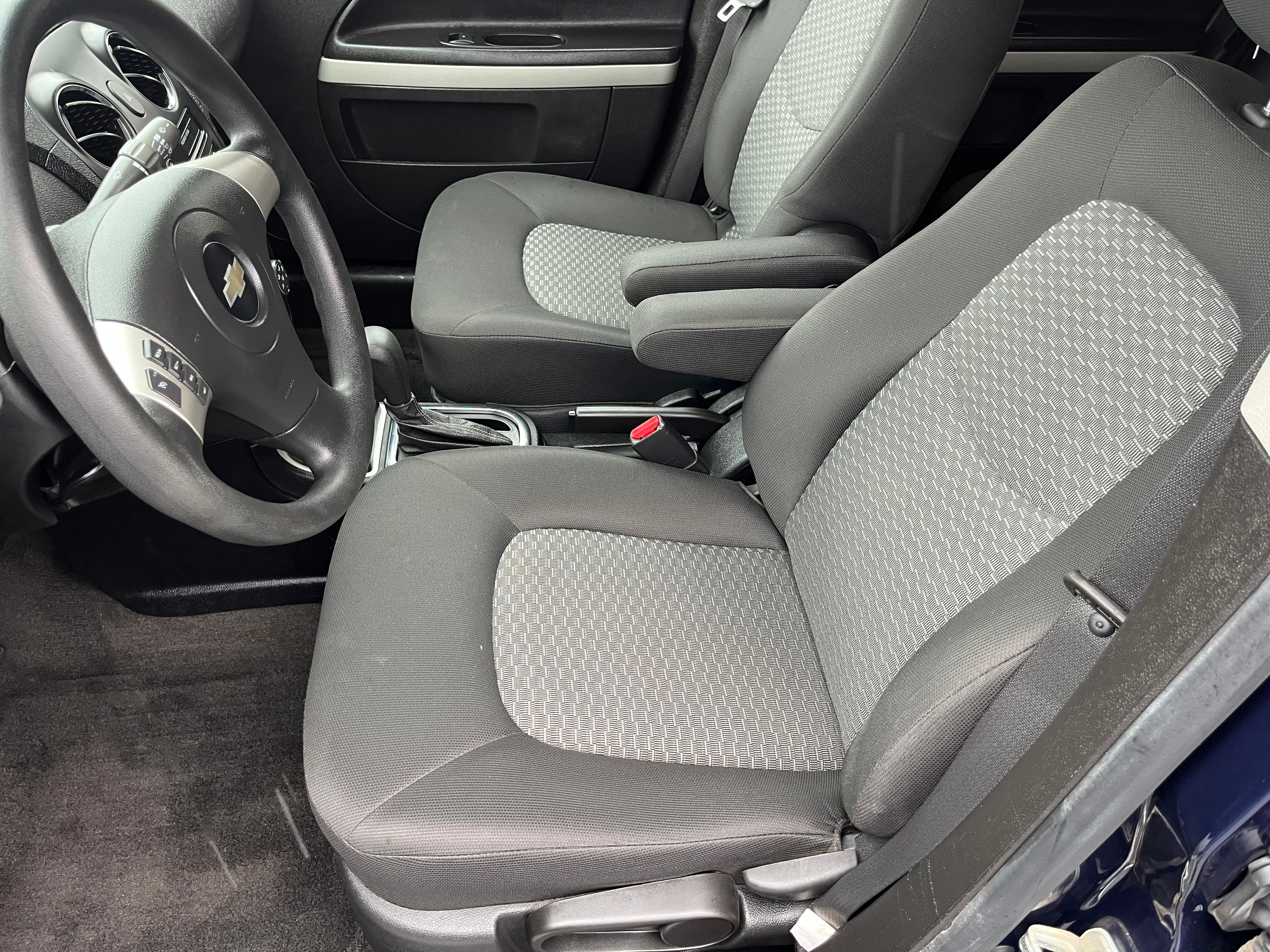 Used 2010 Chevrolet HHR LS FWD image 8