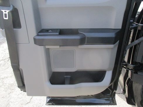 Used 2017 Ford F150 STX image 31