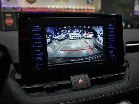 Used 2021 Toyota RAV4 XLE image 27