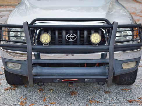 Used 2003 Toyota Tacoma SR5 image 10