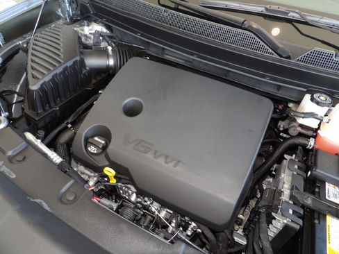 Used 2023 Chevrolet Traverse High Country image 17