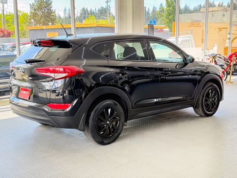Used 2017 Hyundai Tucson FWD SE image 4