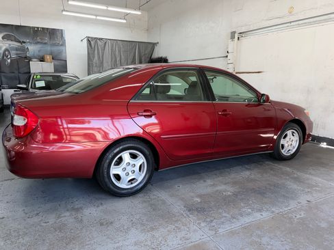 Used 2002 Toyota Camry V6 FWD image 4