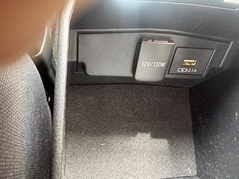 Used 2020 Toyota Corolla LE image 23