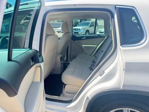 Used 2012 Volkswagen Tiguan FWD image 20