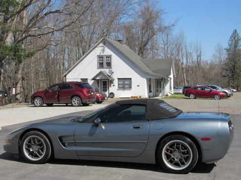 Used 2004 Chevrolet Corvette image 5