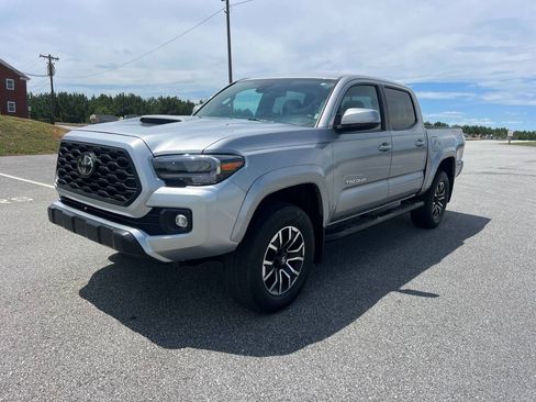 Used 2021 Toyota Tacoma TRD Sport Pickup 4D 5 ft AWD/4WD image 3