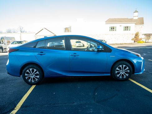 Used 2019 Toyota Prius image 8