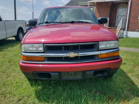 Used 2002 Chevrolet S10 Pickup 4x4 Extended Cab image 3