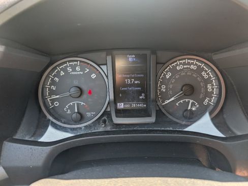 Used 2017 Toyota Tacoma TRD Off-Road image 13