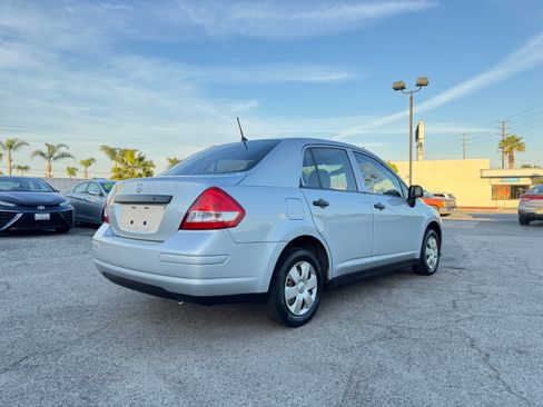 Used 2011 Nissan Versa image 8