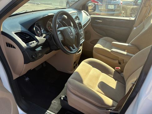 Used 2016 Dodge Grand Caravan UNAVAIL FWD image 4